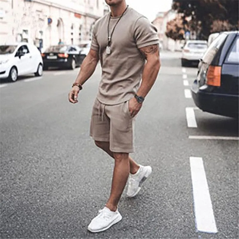 Men Round Neck Slim Tee & Drawstring Side Pocket Sports Shorts