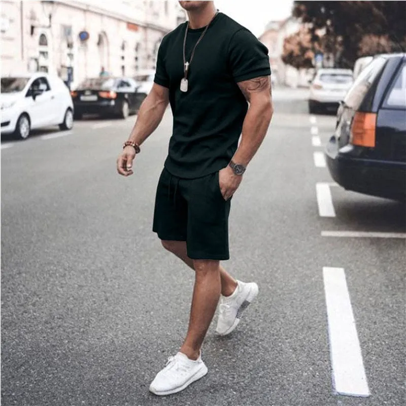 Men Round Neck Slim Tee & Drawstring Side Pocket Sports Shorts